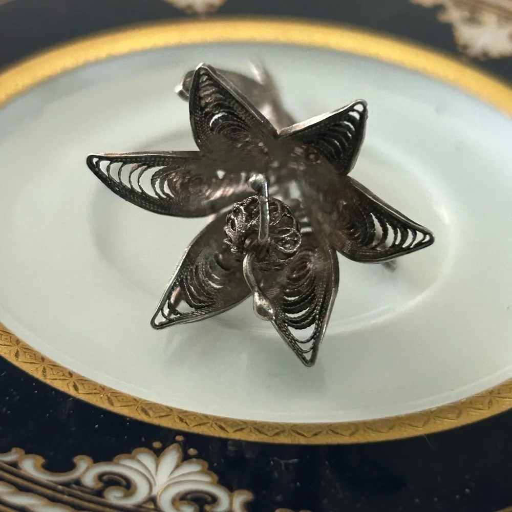 Vintage Spun Silver Filigree Flower Brooch